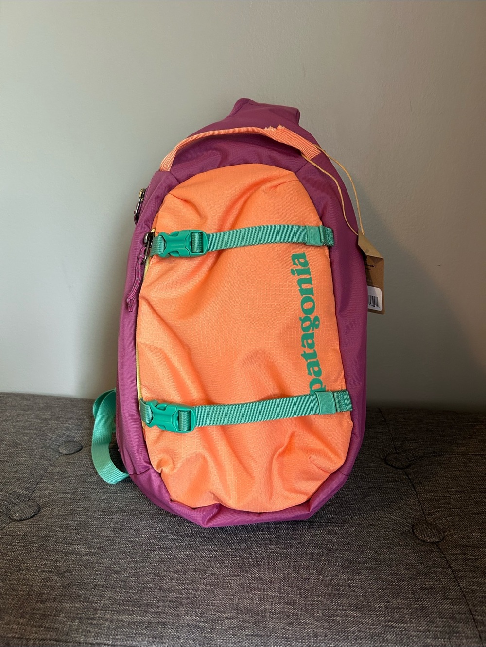 Patagonia Atom Sling 8L - Faded Magenta - Picture 2 of 6
